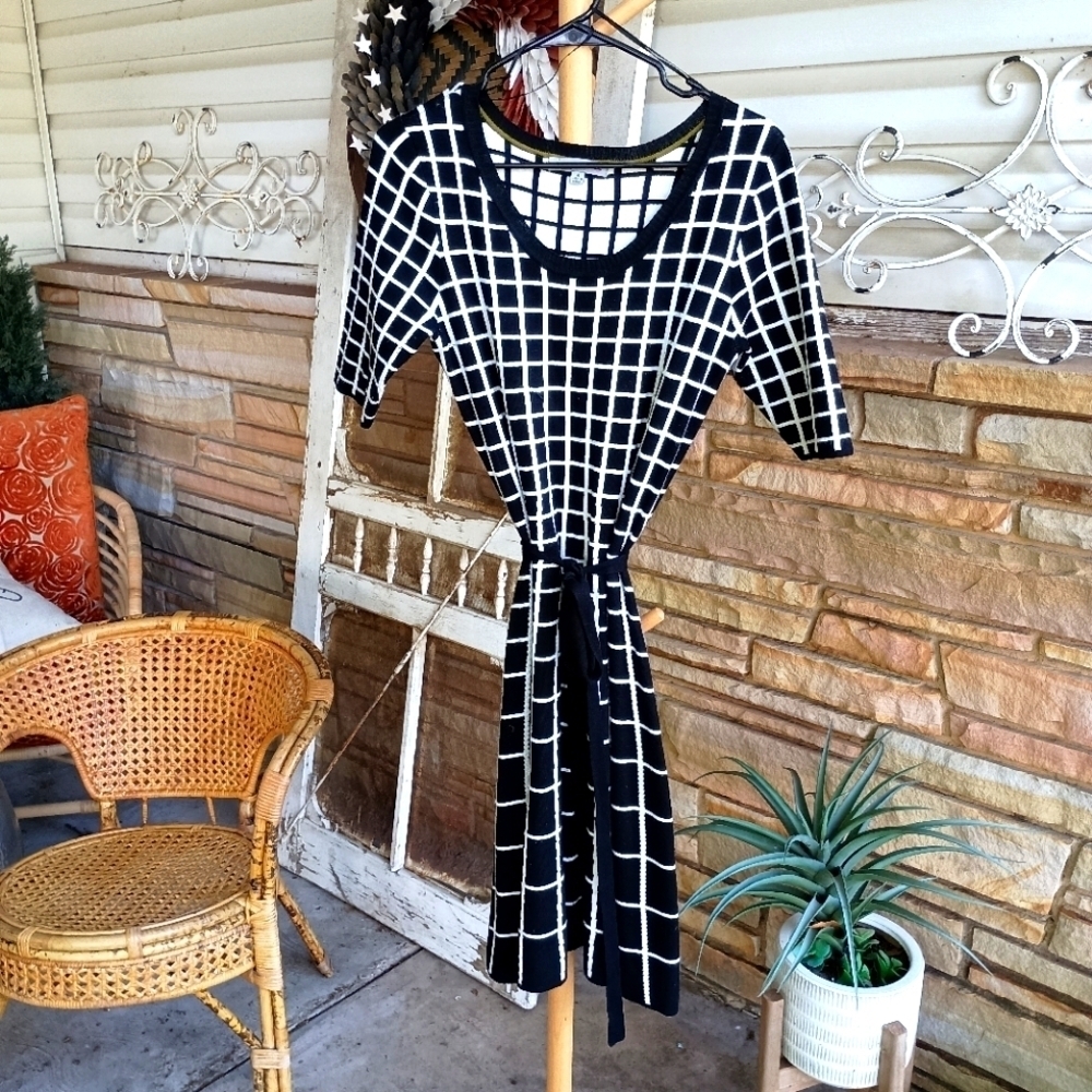 Danny And Nicole Elegant Black and White Checkered Dress_M